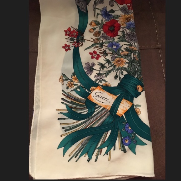 Authentic Gucci Silk Scarf - Picture 5 of 7